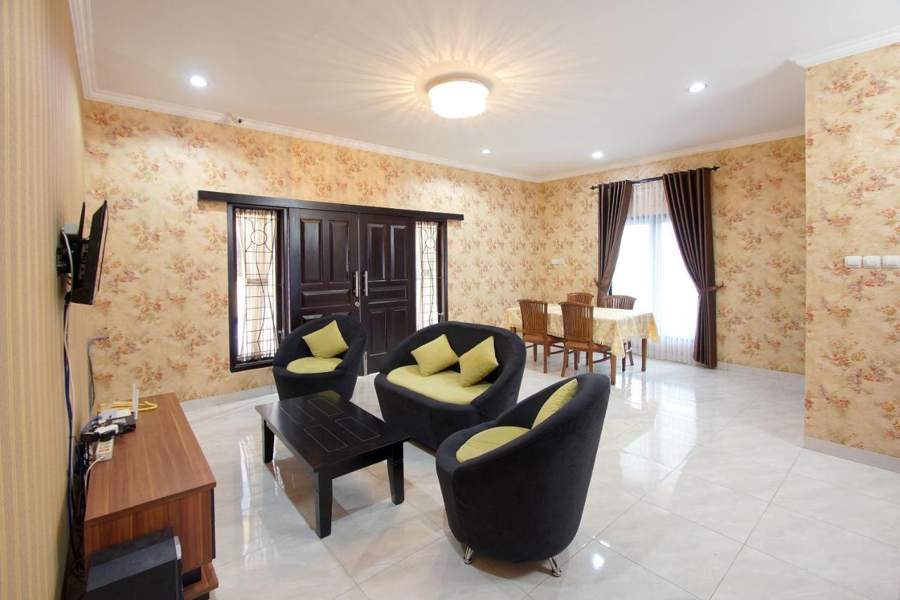 Oyo 347 Bayang Brothers Guest House Maguwo Экстерьер фото