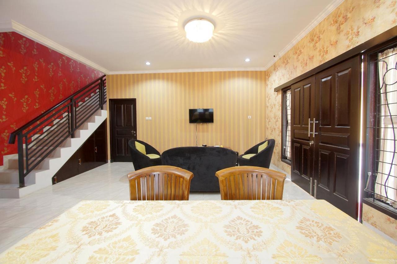 Oyo 347 Bayang Brothers Guest House Maguwo Экстерьер фото
