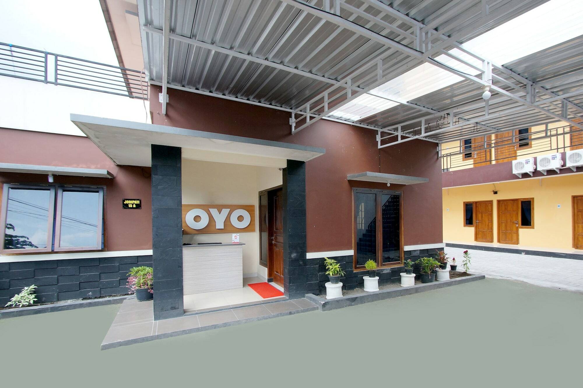 Oyo 347 Bayang Brothers Guest House Maguwo Экстерьер фото